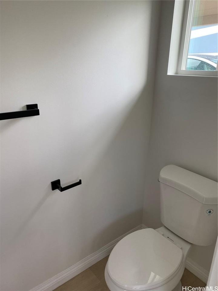 304 Wyllie St - Photo 3 of 6