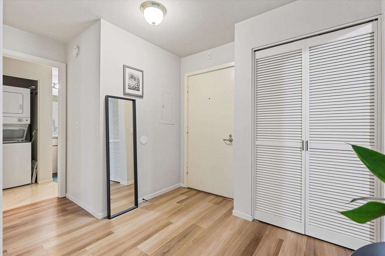 1710 South Harbor Way #202 - Photo 4 of 23