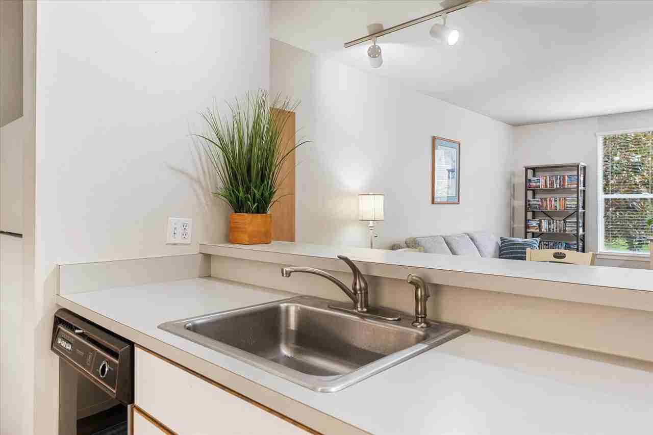 1710 South Harbor Way #202 - Photo 7 of 23