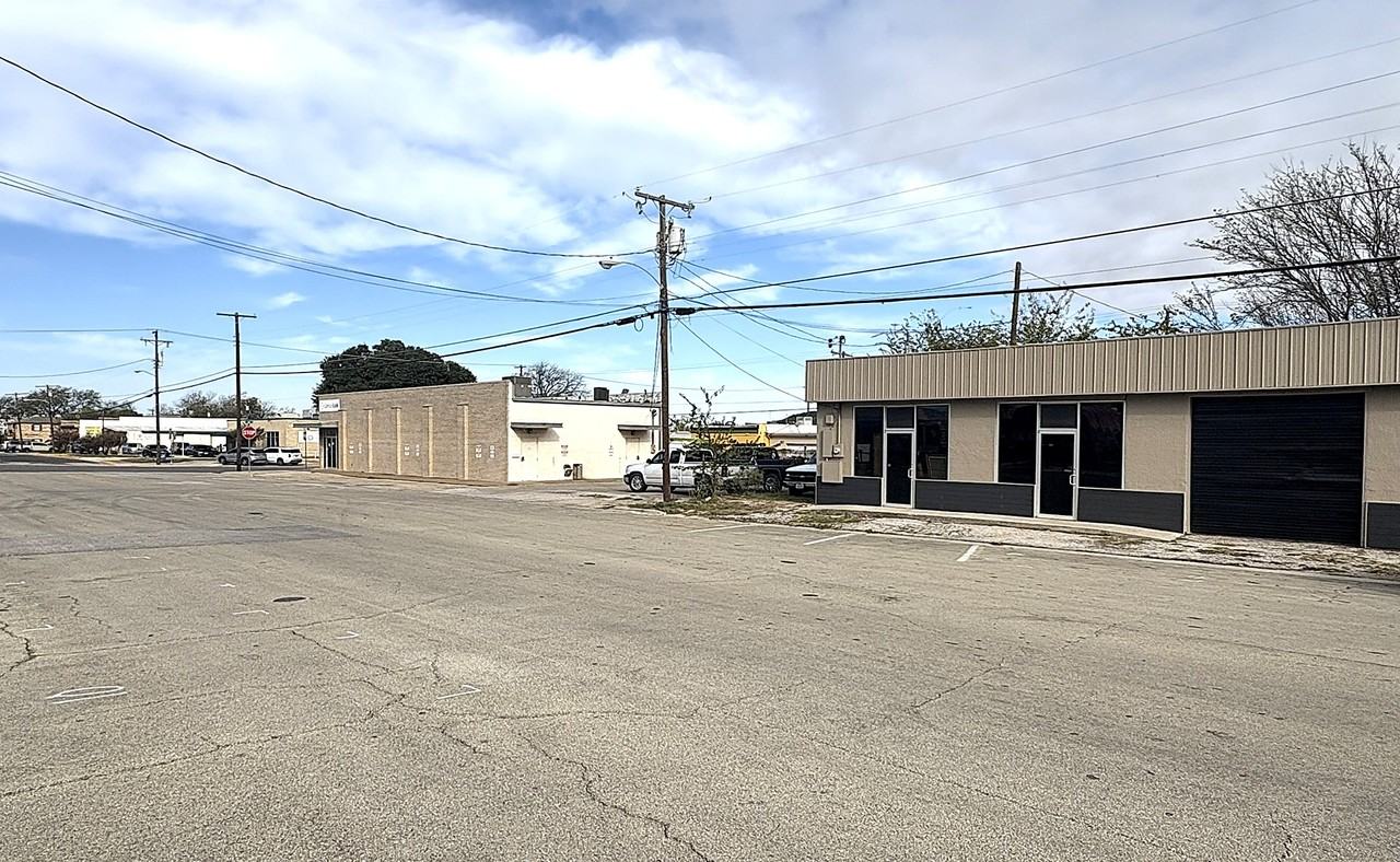 112 West Avenue East - Photo 4 of 4