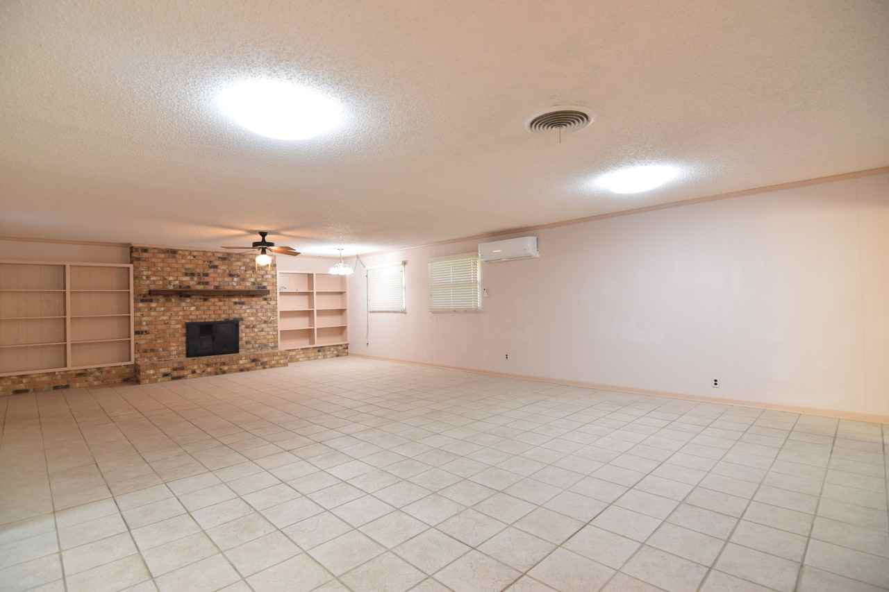 202 E Victory Ave - Photo 7 of 22