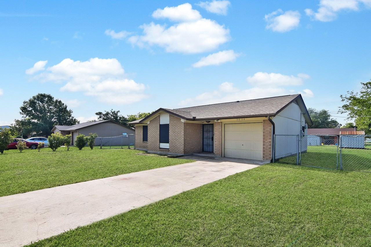 3804 Griffin Dr - Photo 2 of 18