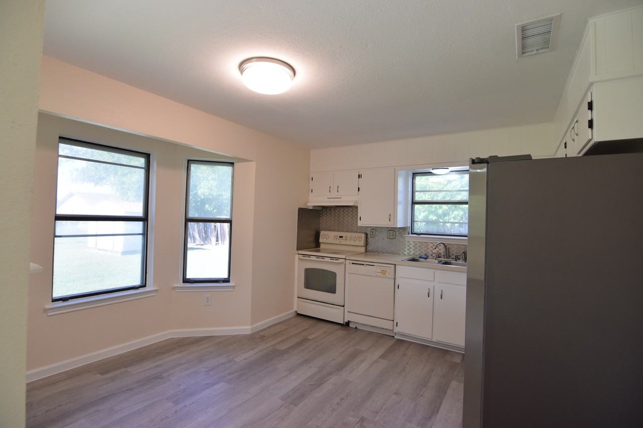 3804 Griffin Dr - Photo 4 of 18