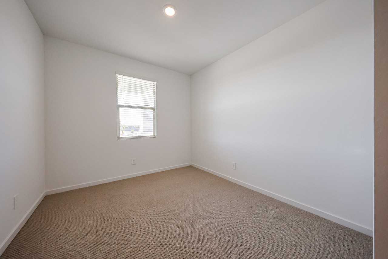 15940 West Gray Fox Trail - Photo 6 of 50