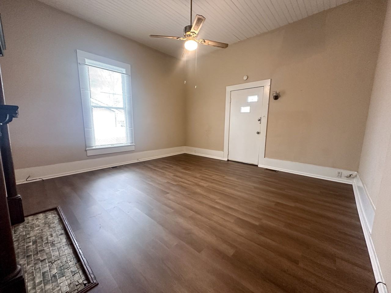 112B Peachtree St - Photo 4 of 14