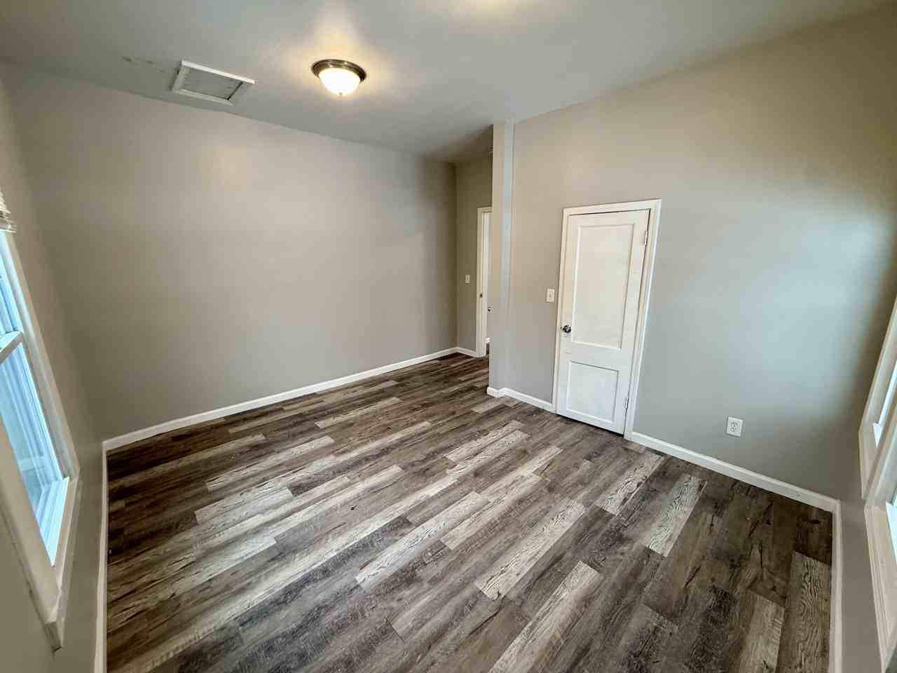 3627 Parthenia Ave - Photo 5 of 15