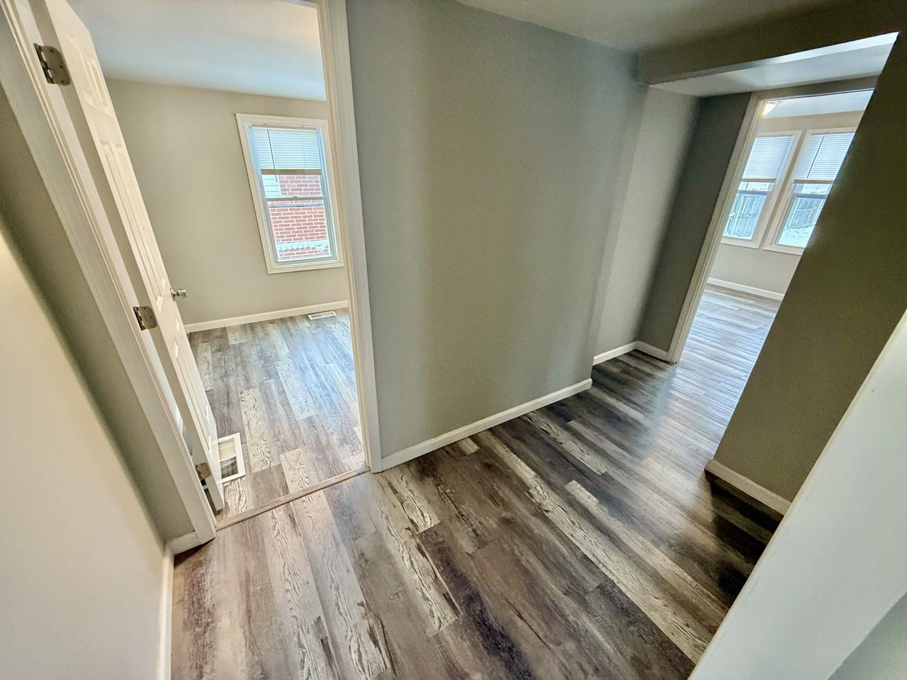 3627 Parthenia Ave - Photo 7 of 15