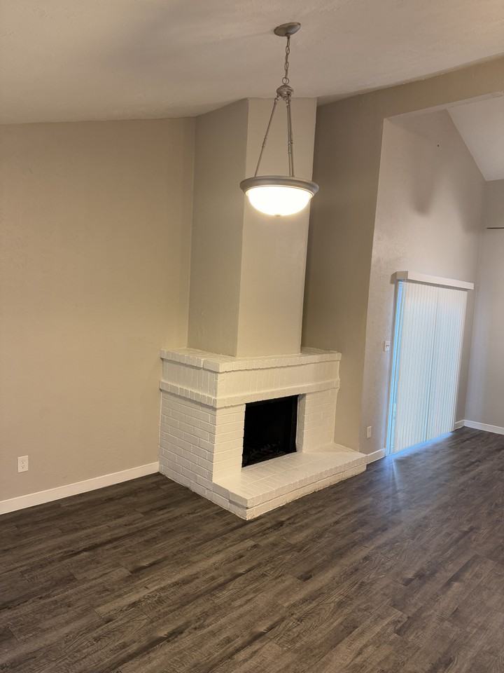 831 Netherland Dr - Photo 3 of 17