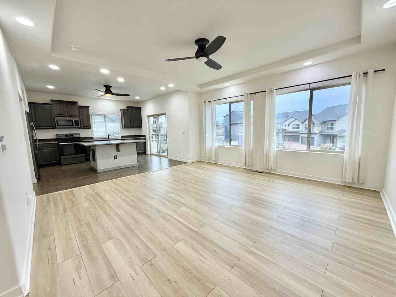 19196 E 55th Ave - Photo 7 of 20