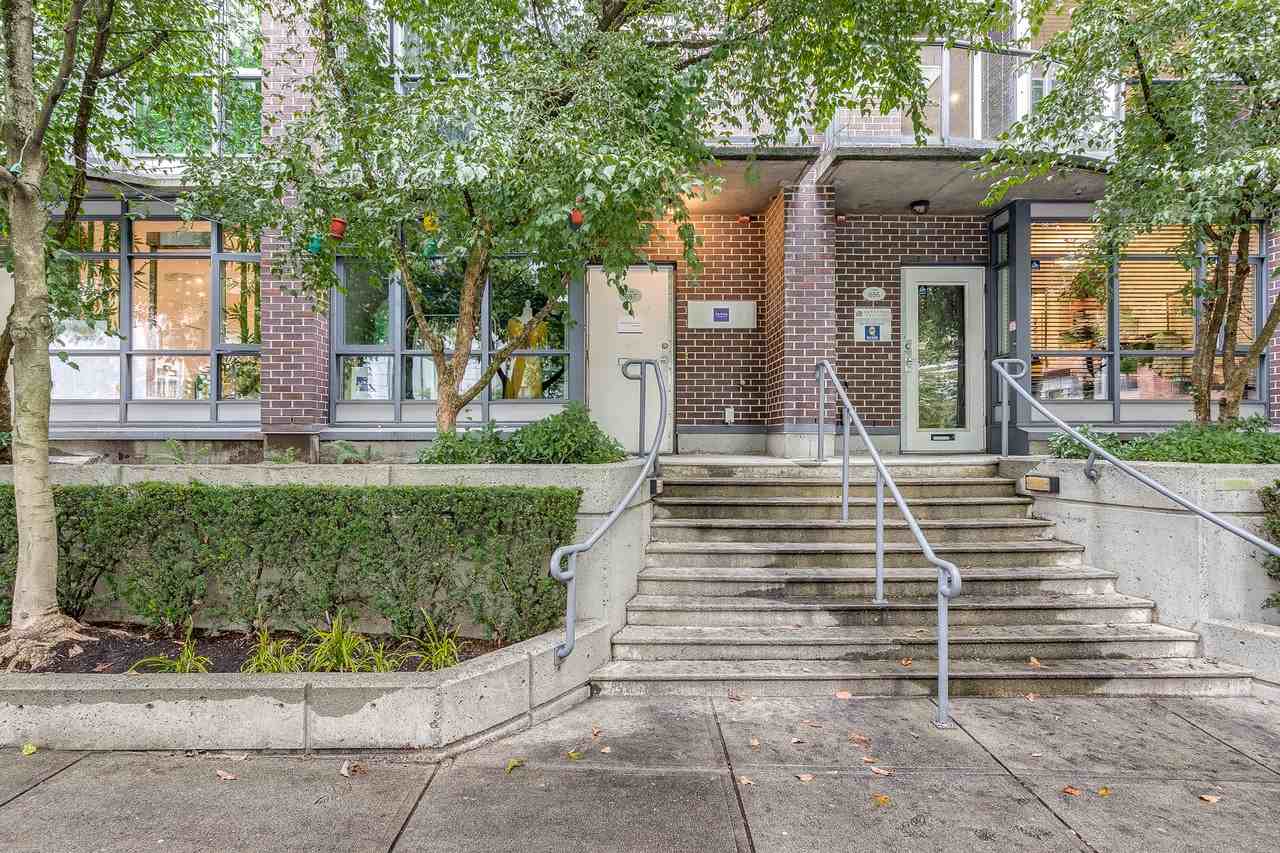 887 Helmcken Street - Photo 6 of 18