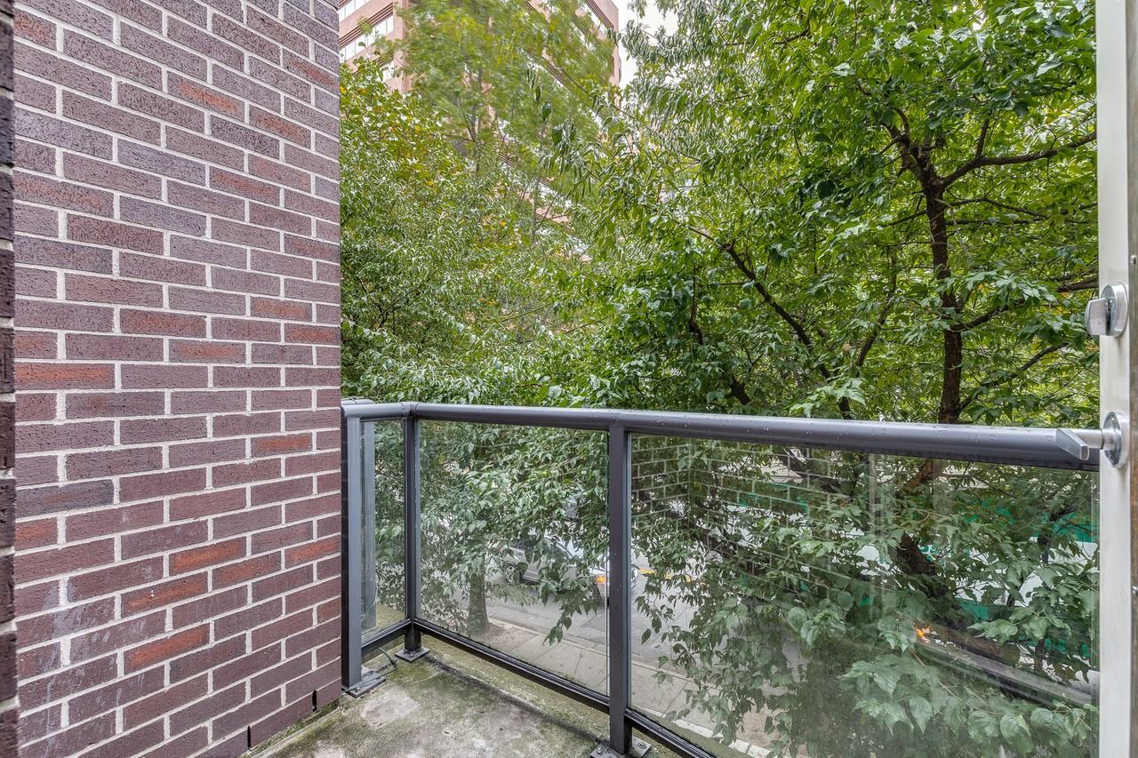 887 Helmcken Street - Photo 7 of 18