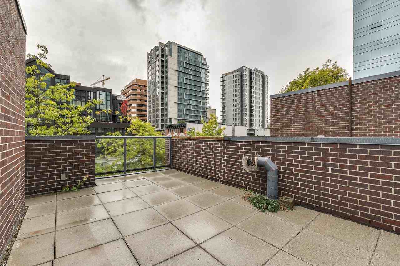 887 Helmcken Street - Photo 17