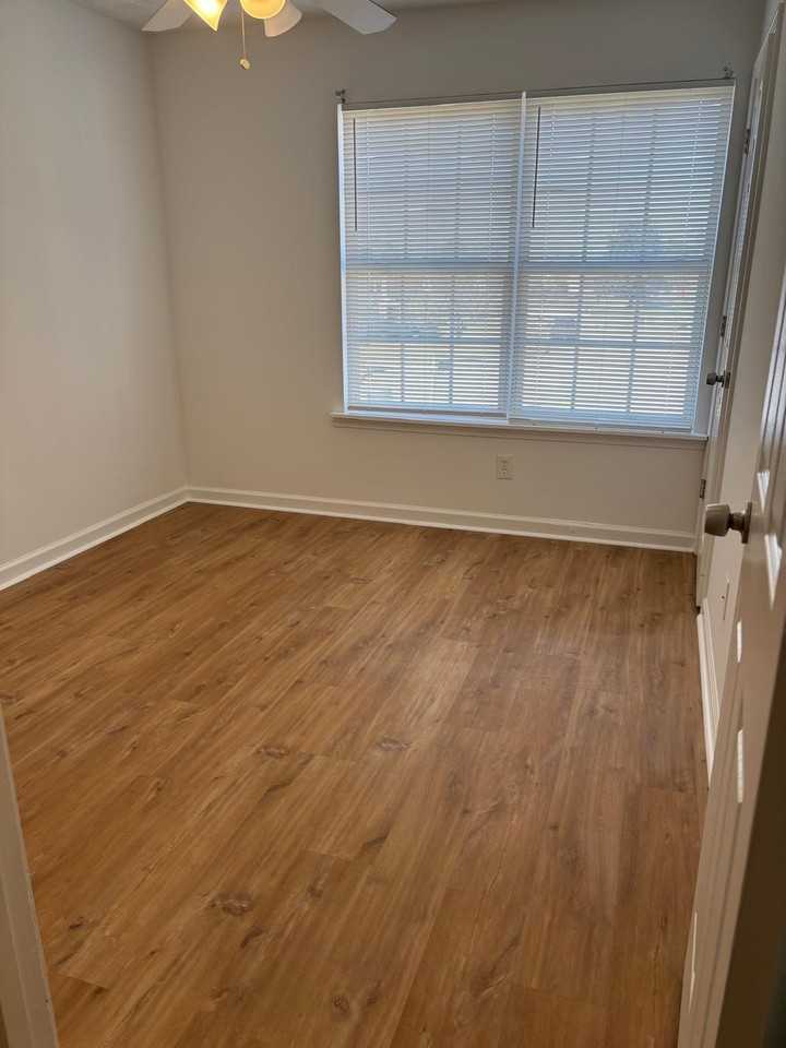 432 Armor Drive - Photo 6 of 11