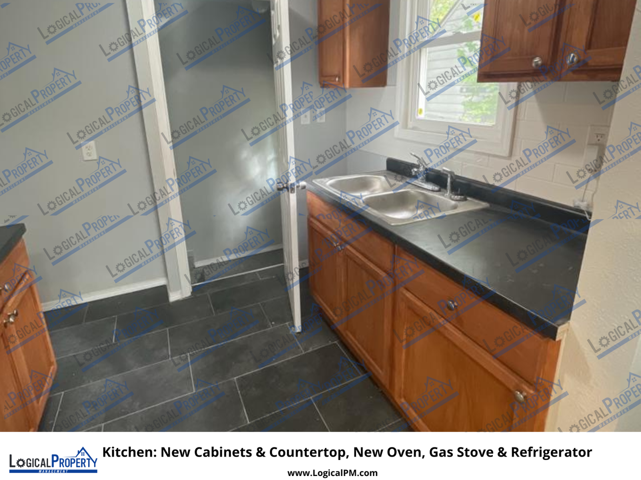 19344 Bradford St - Photo 2 of 9