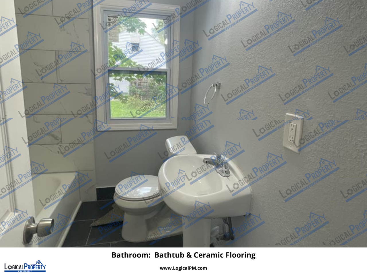 19344 Bradford St - Photo 3 of 9