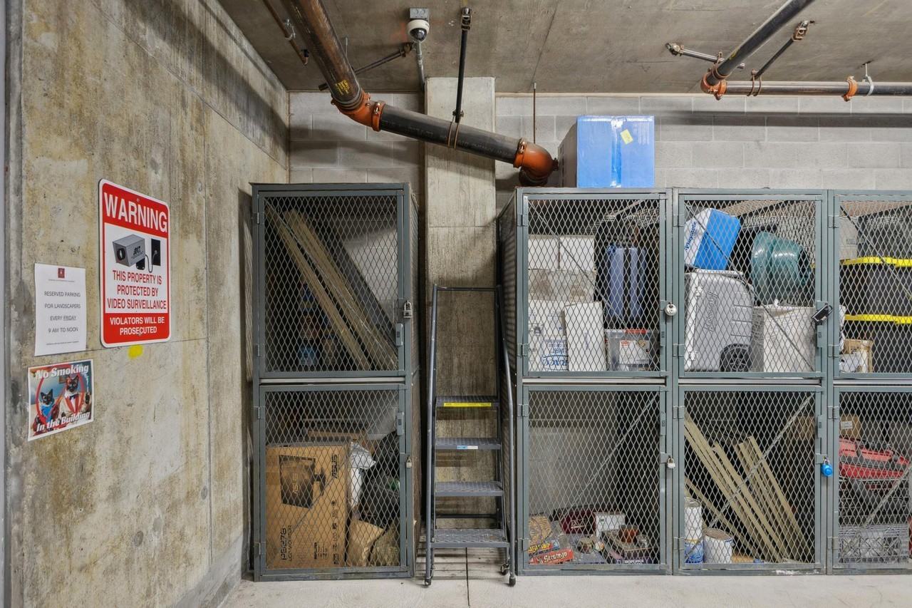 438 W Grand Ave - Photo 2 of 15