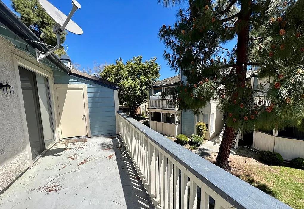 2390 Pleasant Way - Photo 3 of 10