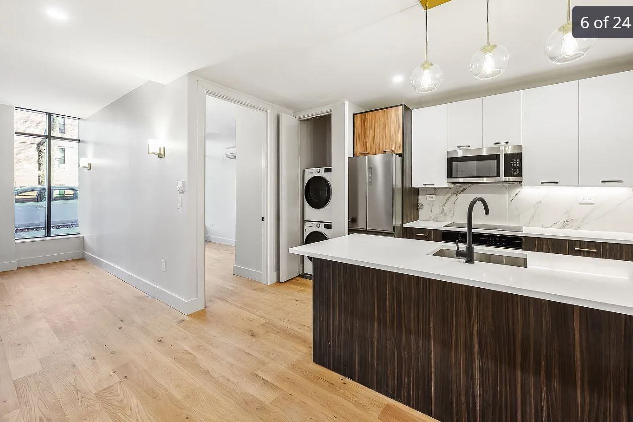 1890 Pelham Pkwy S - Photo 2 of 4