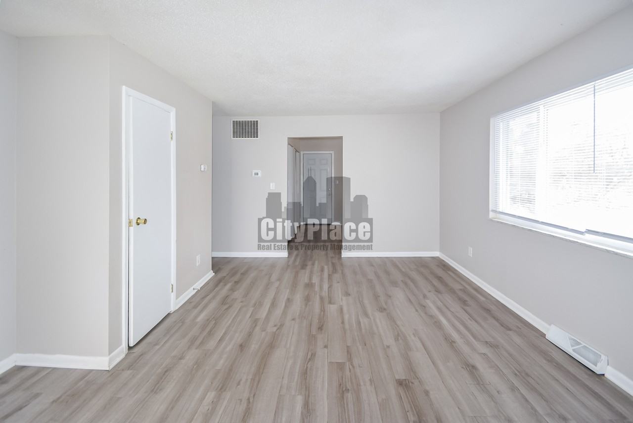 2412 Lesley Avenue - Photo 7 of 15