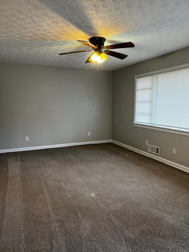 5895 Jonesboro Road - Photo 3 of 11