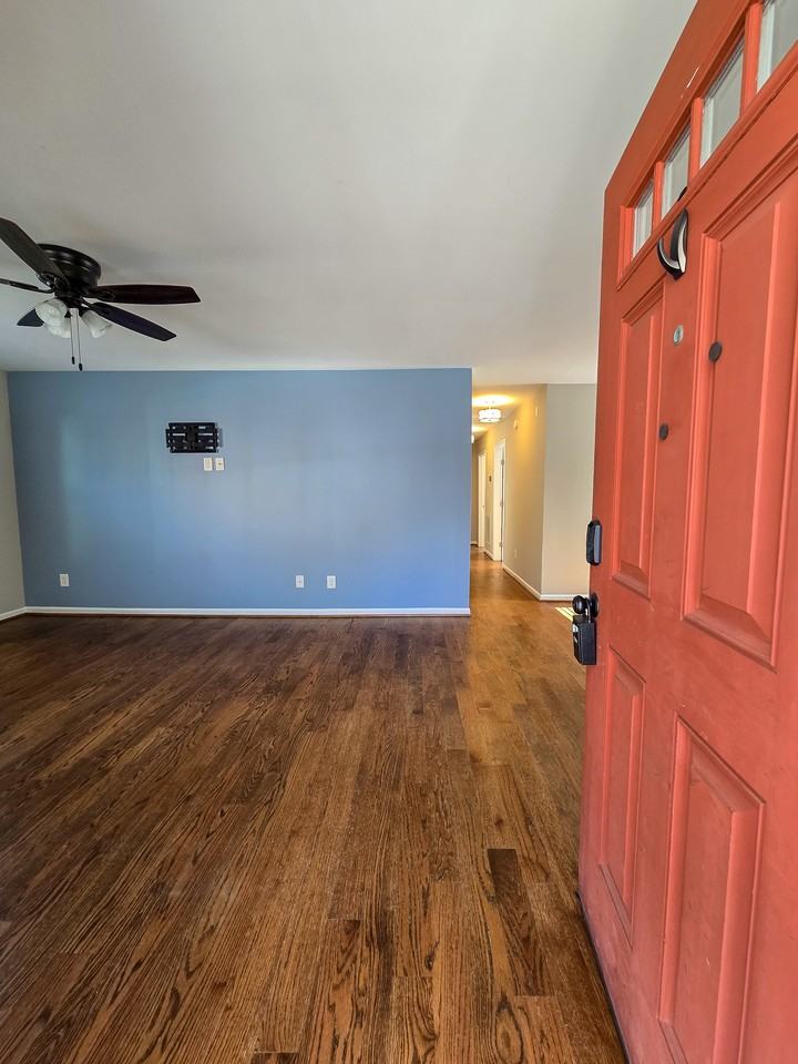 1133 S State St - Photo 3 of 33