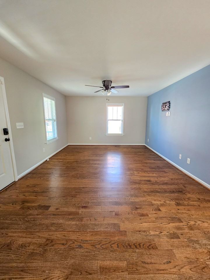 1133 S State St - Photo 4 of 33