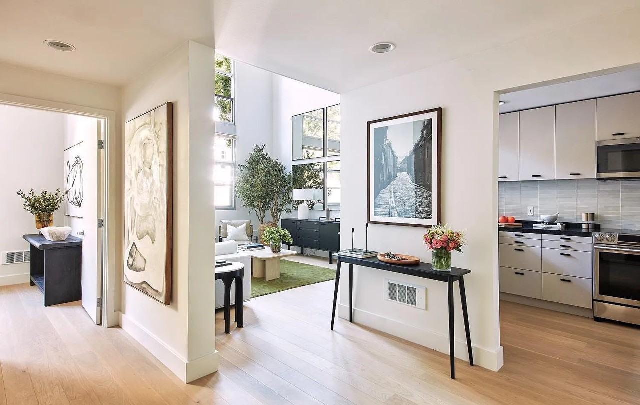 411 Francisco St - Photo 2 of 15