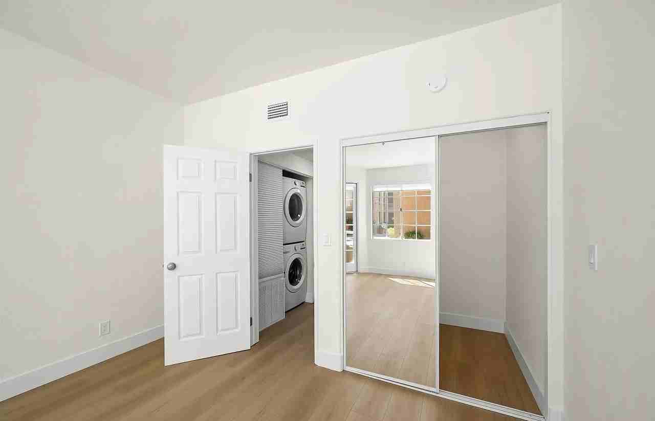 3969 Mahaila Ave - Photo 2 of 26