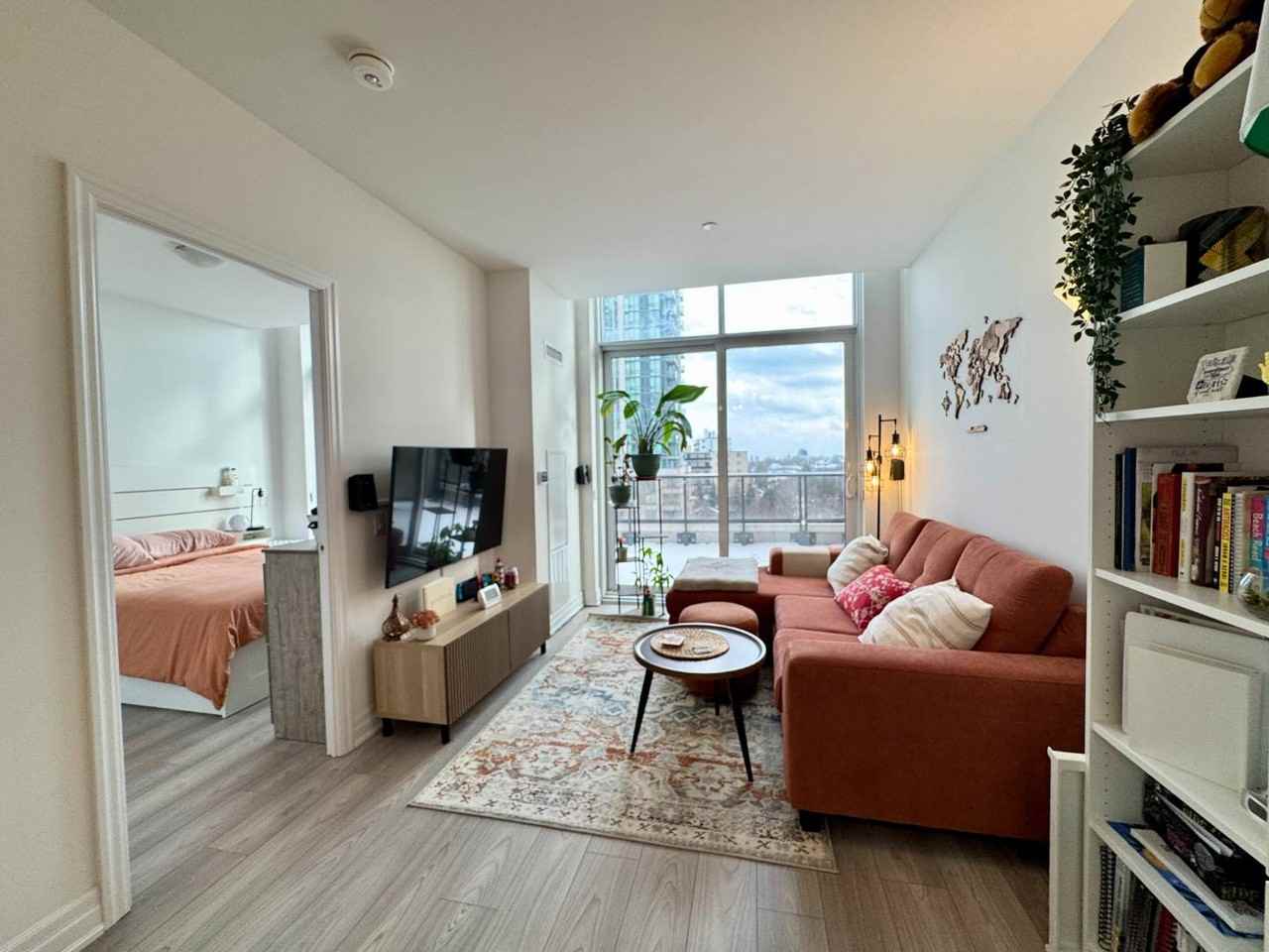 36 Elm Drive West #502 - Photo 4 of 20