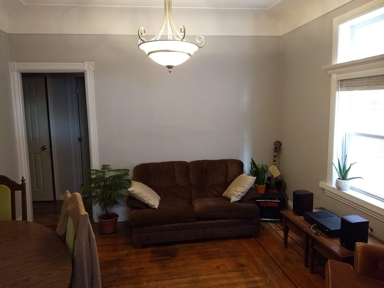 128 Queen Street North - Photo 2 of 5