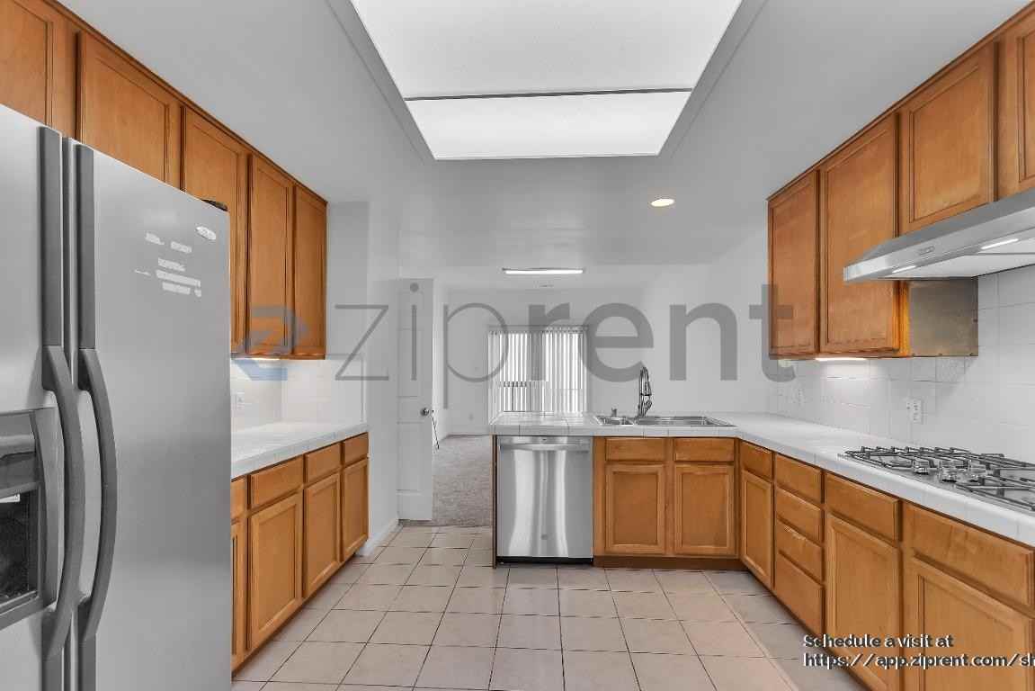 609 Cambridge St - Photo 7 of 40