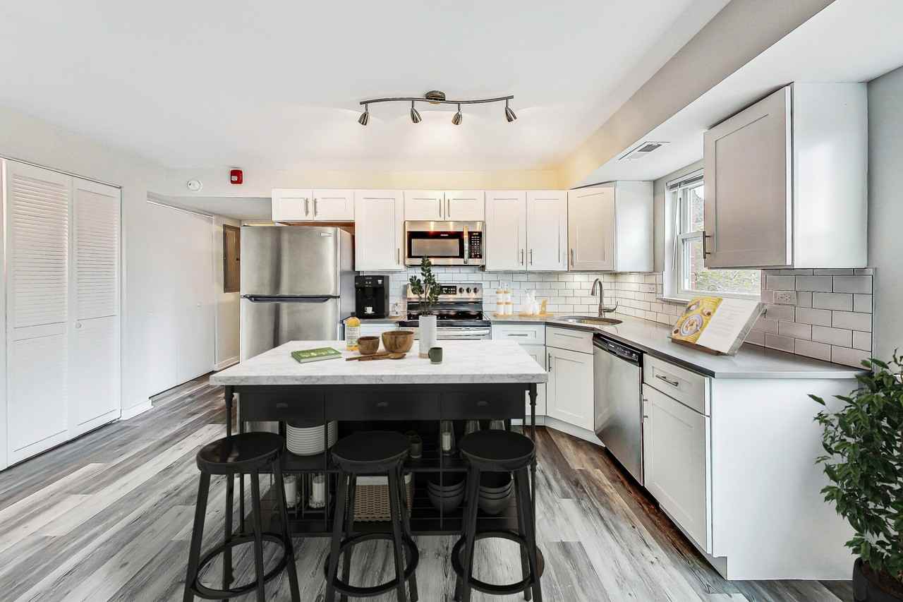 531 North Ridge Avenue #209 - Photo 6 of 10