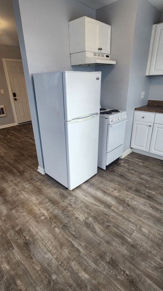 408 Main St #6 - Photo 2 of 10