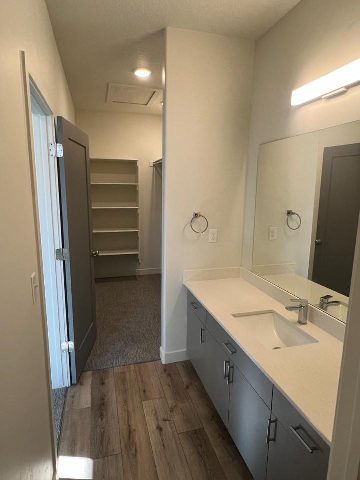 Avery Townhomes - Photo 7 of 10