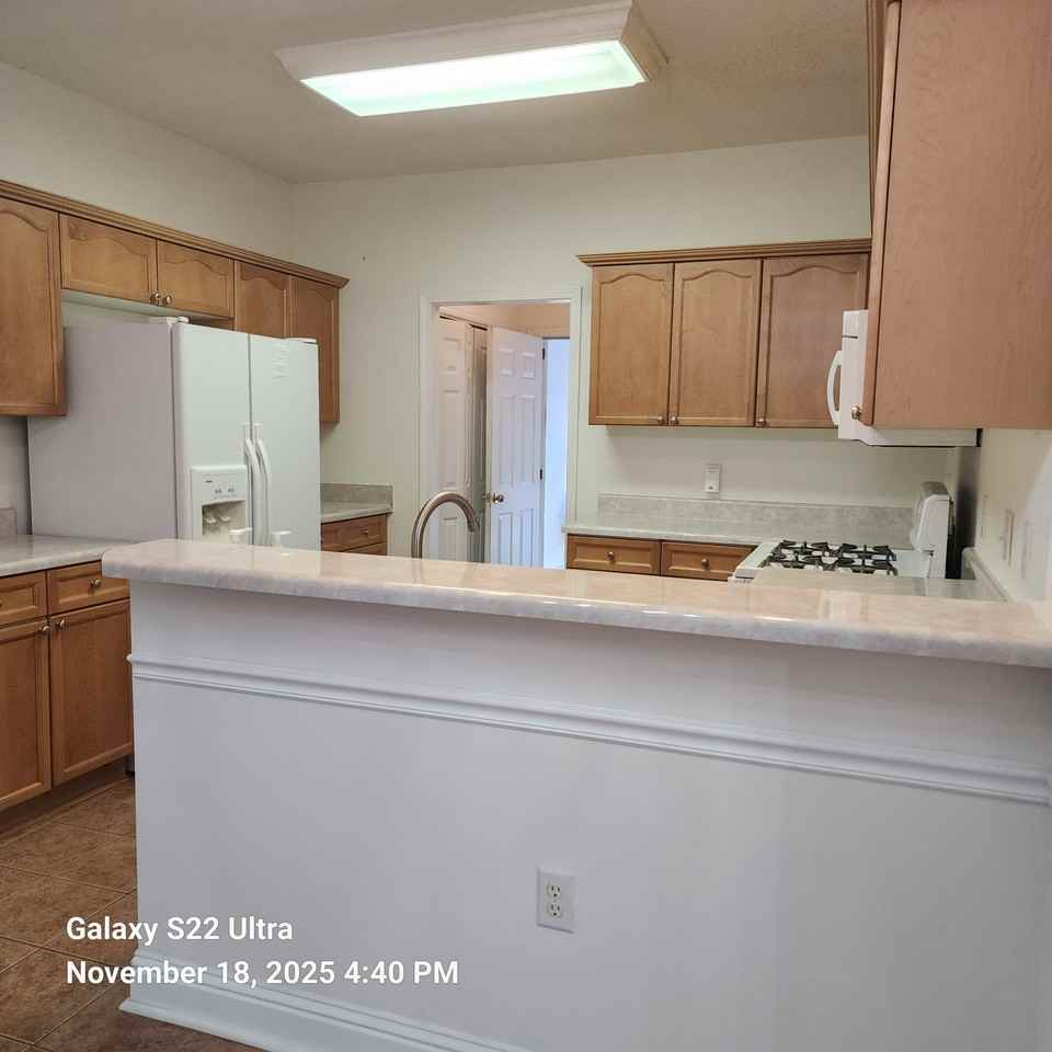 2560 Rosehill Cir #NA - Photo 7 of 19