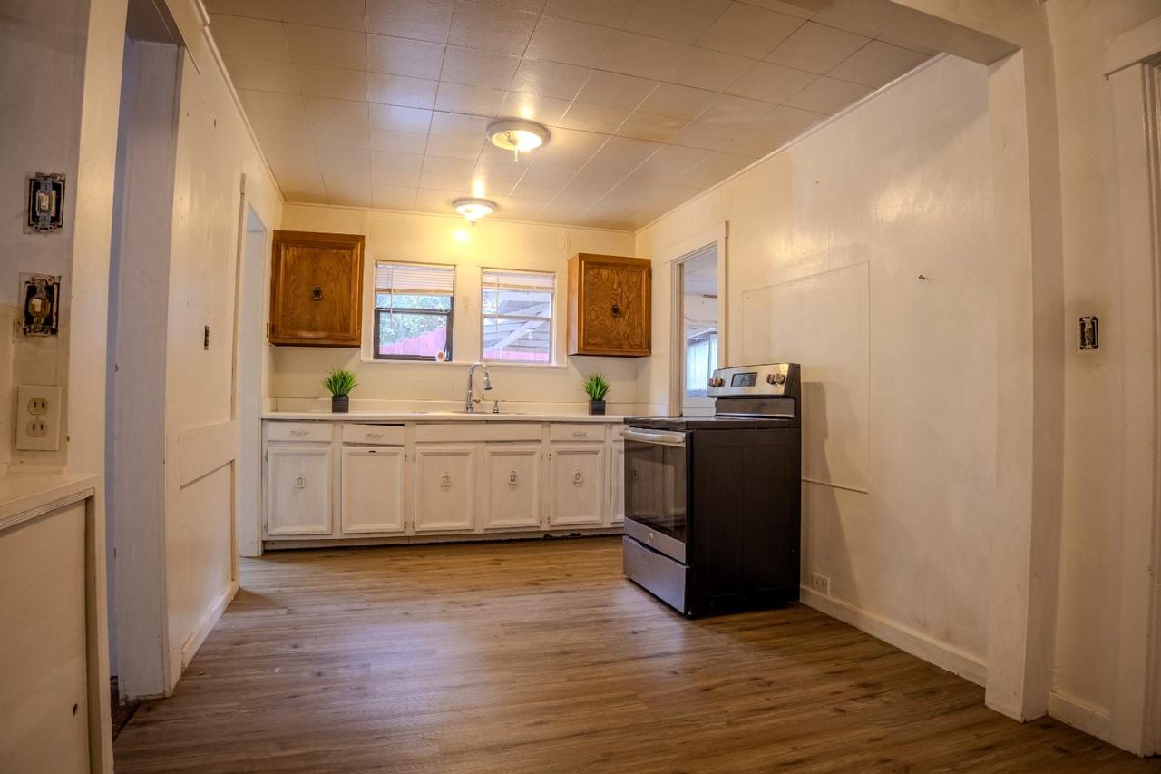 2896 Clay Street - Photo 2 of 11