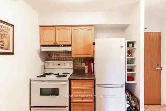 39 Jarvis Street #303 - Photo 2 of 11