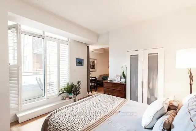 39 Jarvis Street #303 - Photo 3 of 11