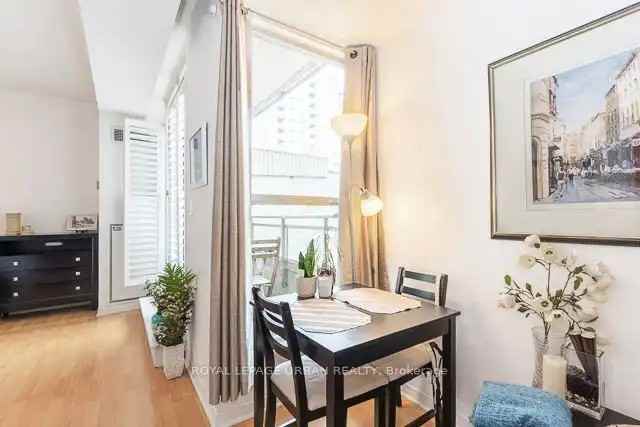 39 Jarvis Street #303 - Photo 7 of 11