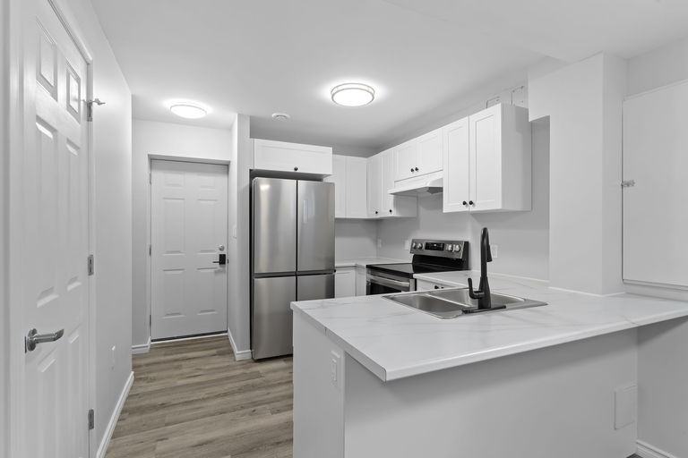 15 Trillium Court #2 - Photo 2 of 17