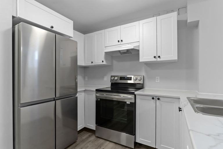 15 Trillium Court #2 - Photo 4 of 17