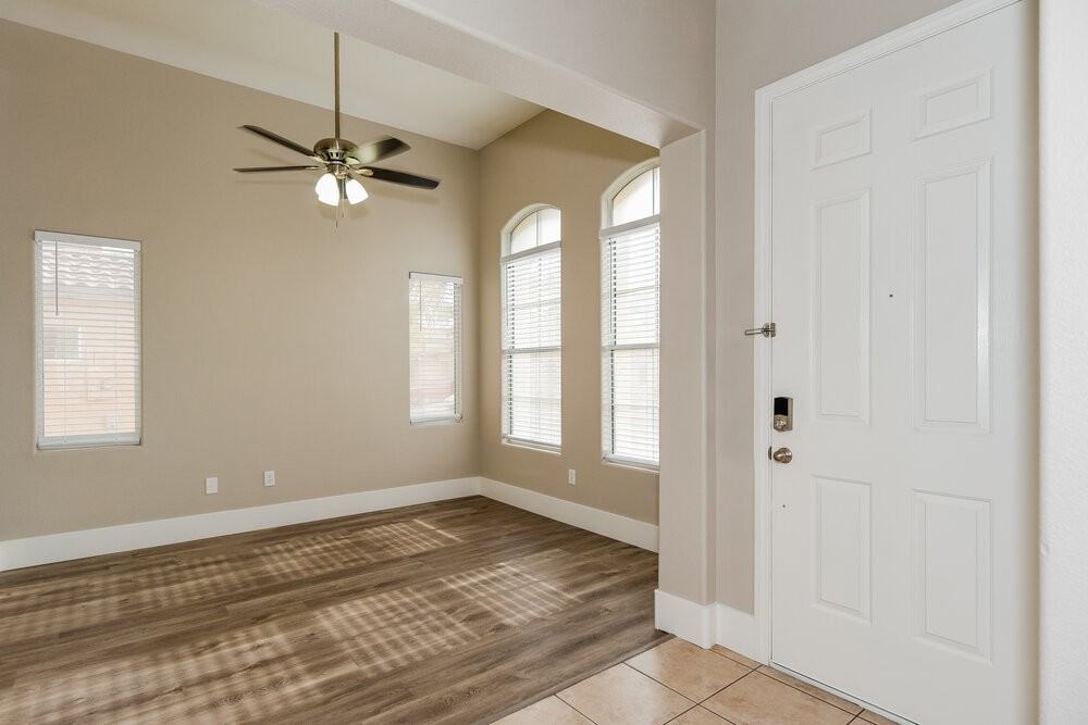 5984 Tunbridge Ave - Photo 5 of 17