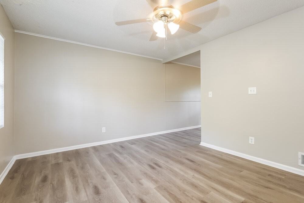 8270 Attleboro Dr - Photo 3 of 16