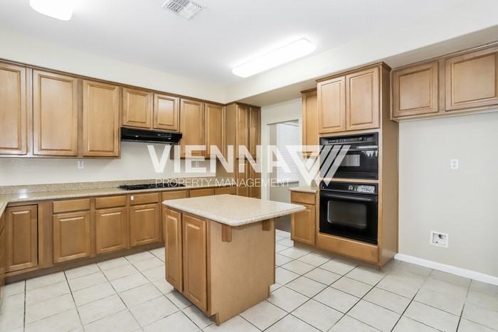 1613 Albatross Way - Photo 5 of 21