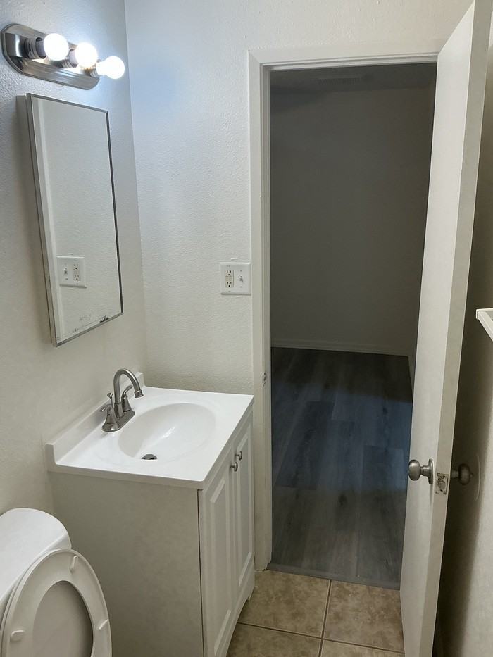 1629 North 73rd Drive - Photo 6 of 11