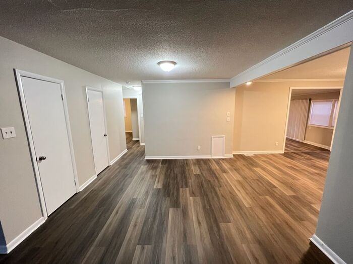 1121 Kitt Place - Photo 5 of 20