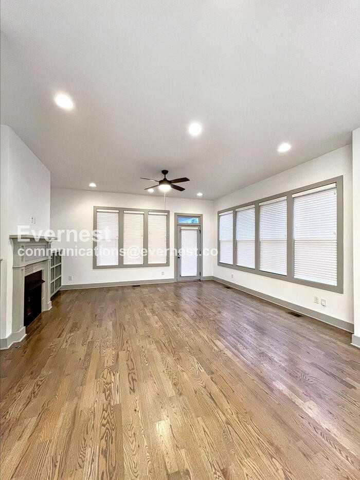 915B Caruthers Ave - Photo 4 of 46