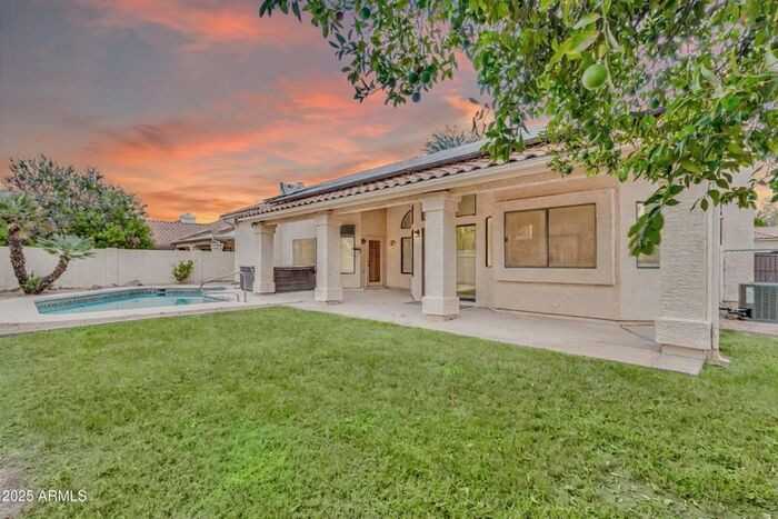 205 E Stacey Ln - Photo 3 of 50