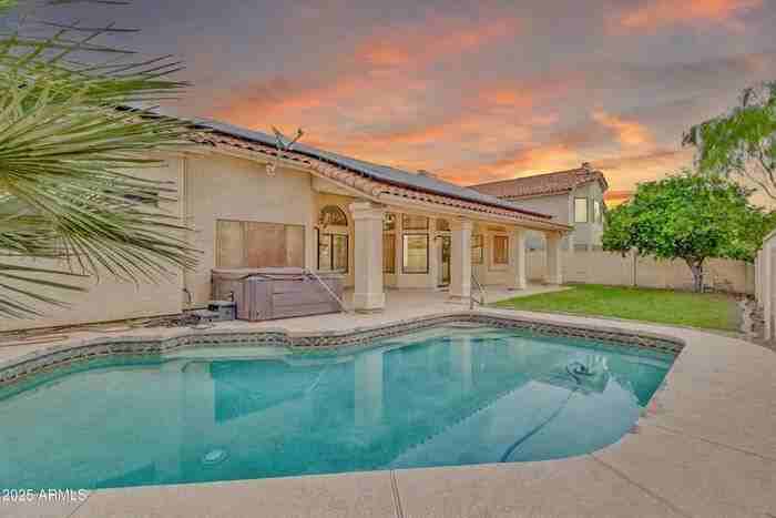 205 E Stacey Ln - Photo 6 of 50