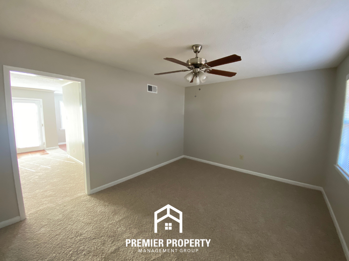 6345 Martinwood Dr - Photo 3 of 19